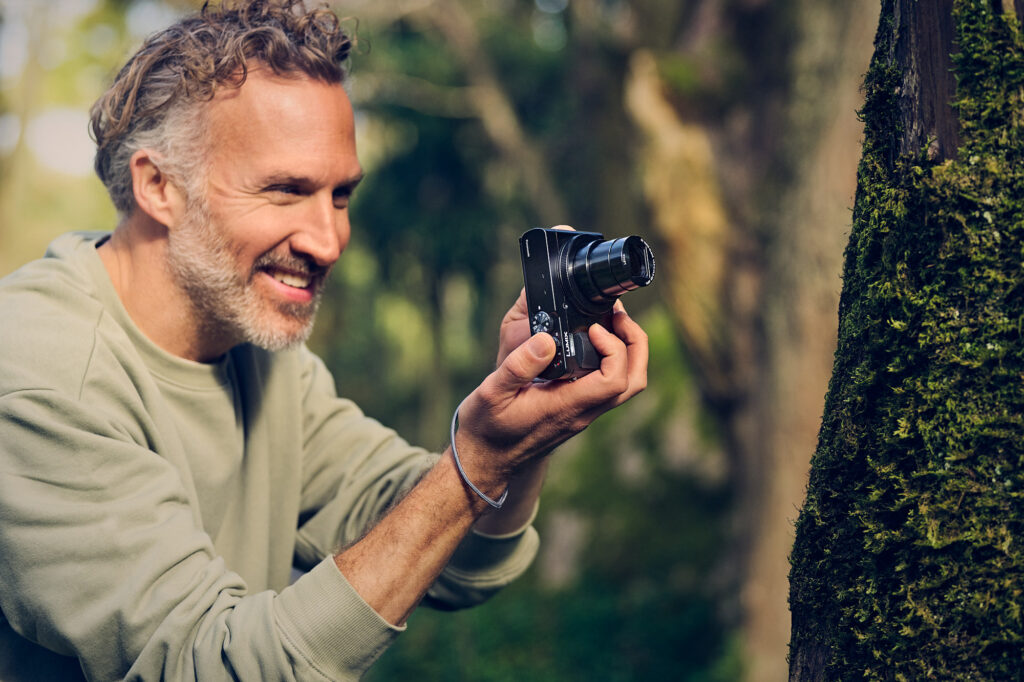 lumix camera DC TZ99E S lifestyle image global unlimited 1013067