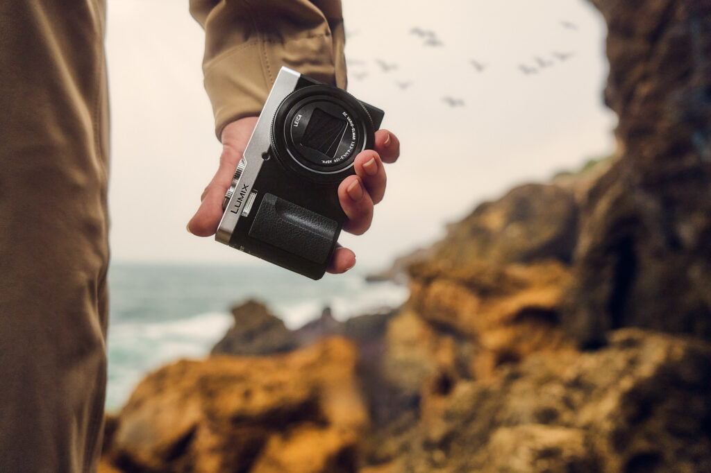lumix camera DC TZ99E S lifestyle image global unlimited 1023687