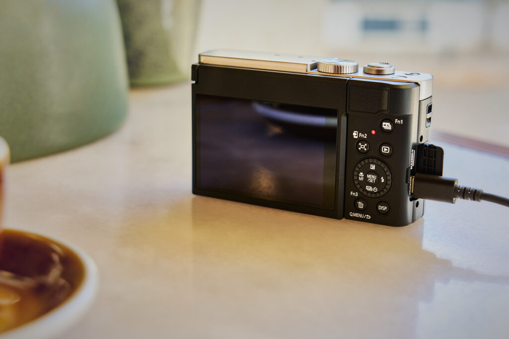 lumix camera DC TZ99E S lifestyle image global unlimited 1023773