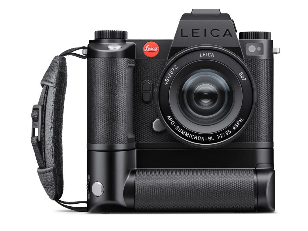 10643 Leica SL3 S handgrip HG SCL7 front 18557 wriststrap LoRes