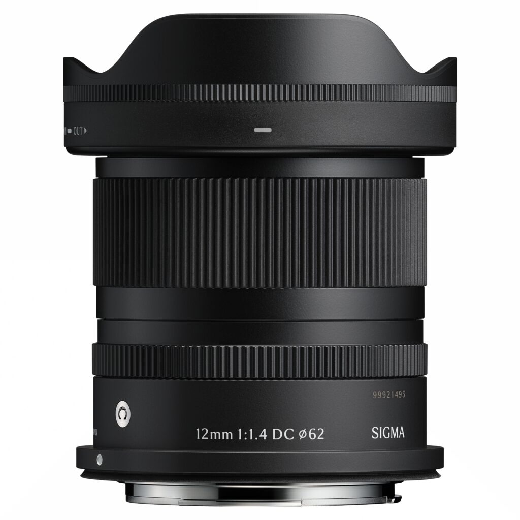 Sigma pokazała 12 mm F1.4 DC | Contemporary – najszerszy na świecie obiektyw dla bezlusterkowców APS-C z przysłoną F1.4 2 03 PPhoto 12mm F14 dc 025 RFmt representative