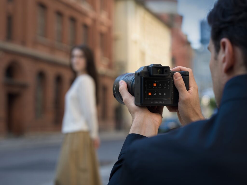 X2D II 100C with 35 100E Street PortraitEN 1