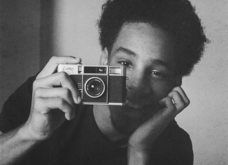 lomo mca handheld lady grey film 007 1