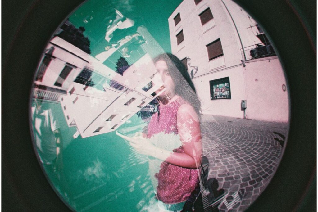 2023 07 10 it marialaura maritan fisheye 2 purple 2021 135 film 024