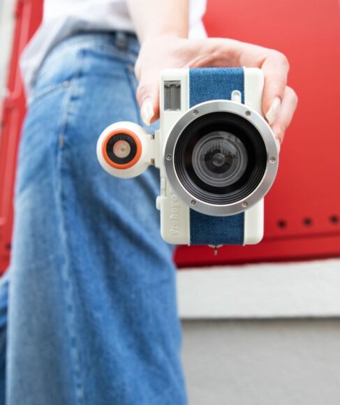 fisheye 2 rodeo handheld outdoor red horizontal