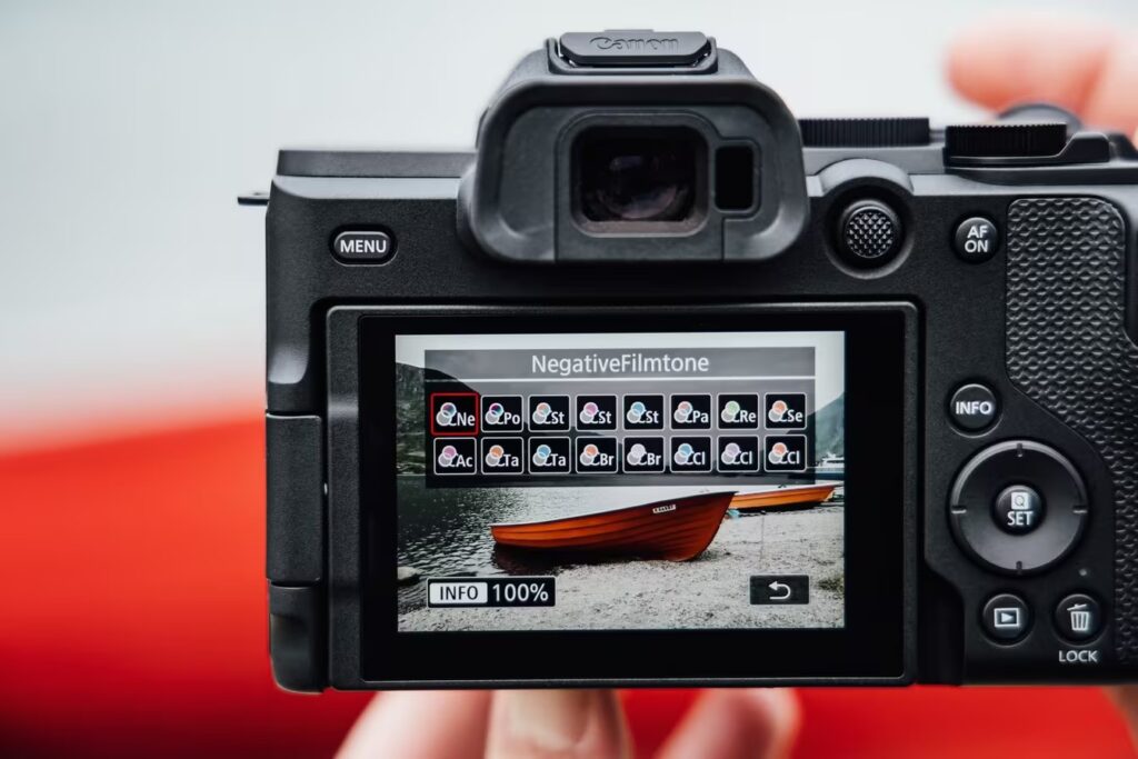 Canon EOS R8 Mark II 3