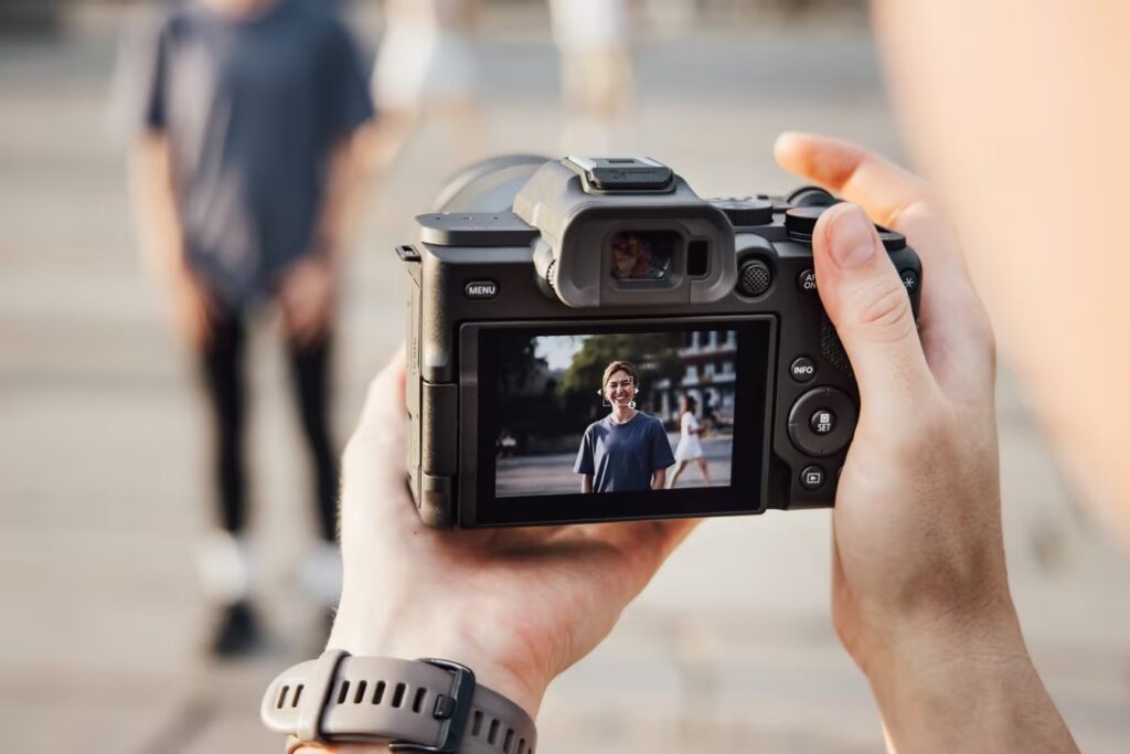Canon EOS R8 Mark II 7