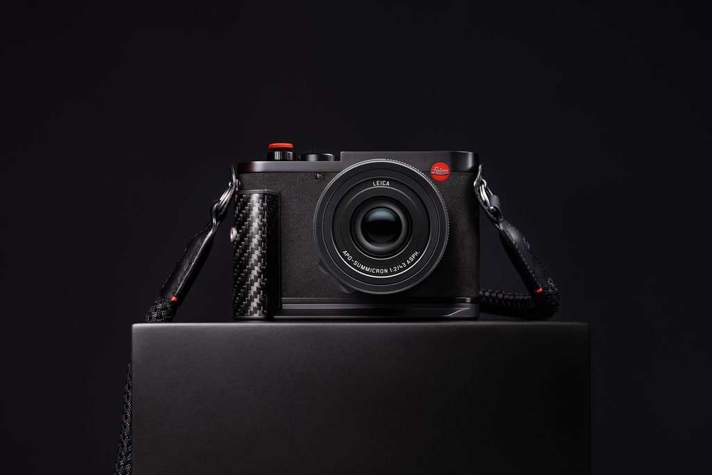 Leica Q3 43 F1 Hero LoRes 01